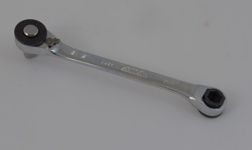 Mini ratchet drive and - -,